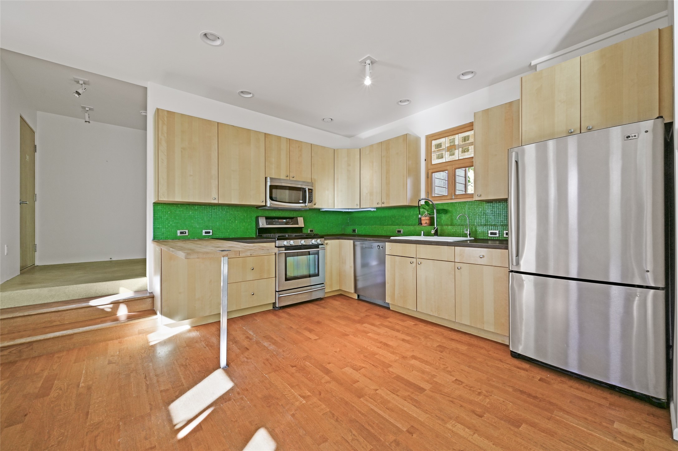 1710 W. Alameda 7