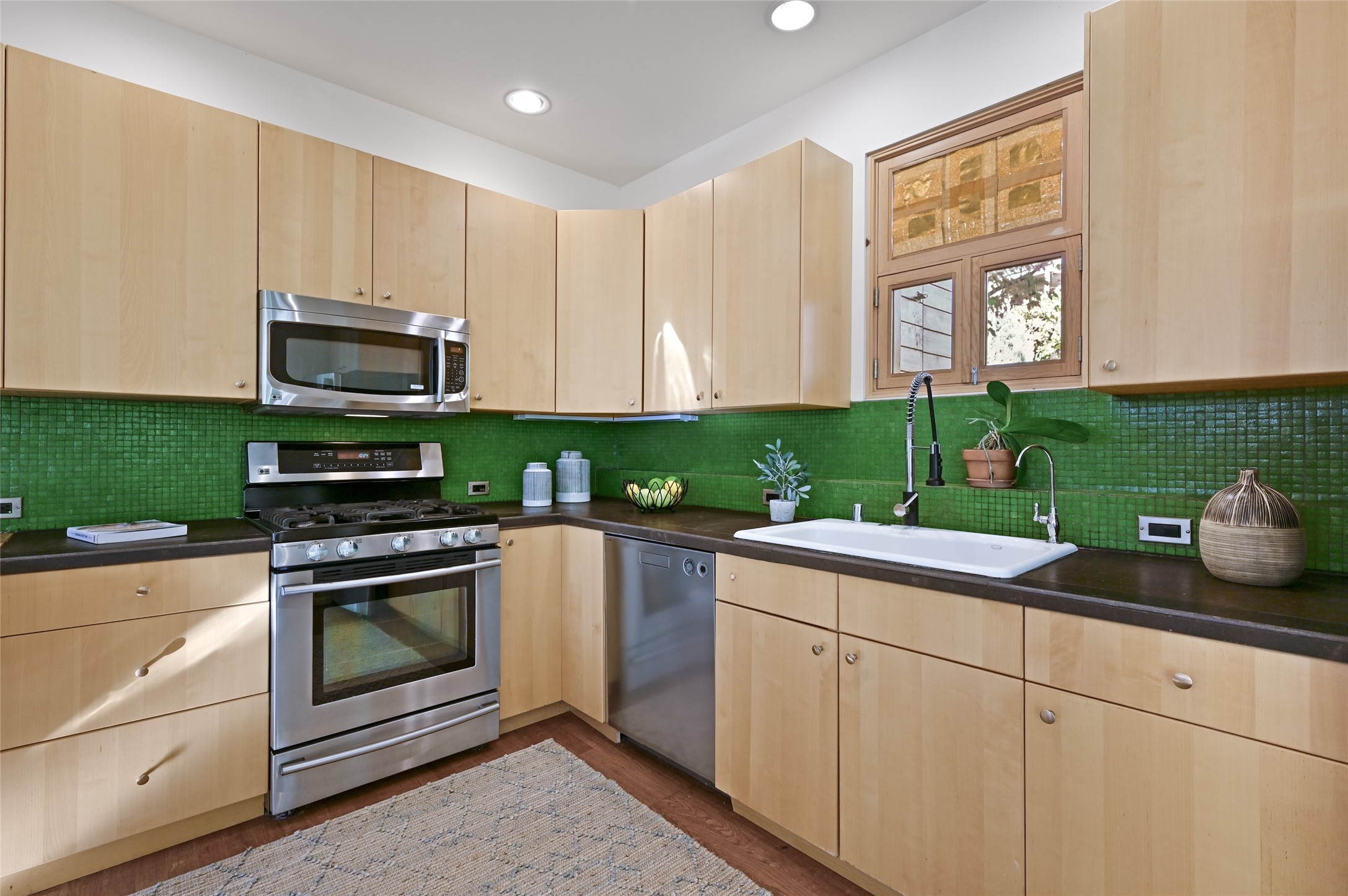 1710 W. Alameda 7
