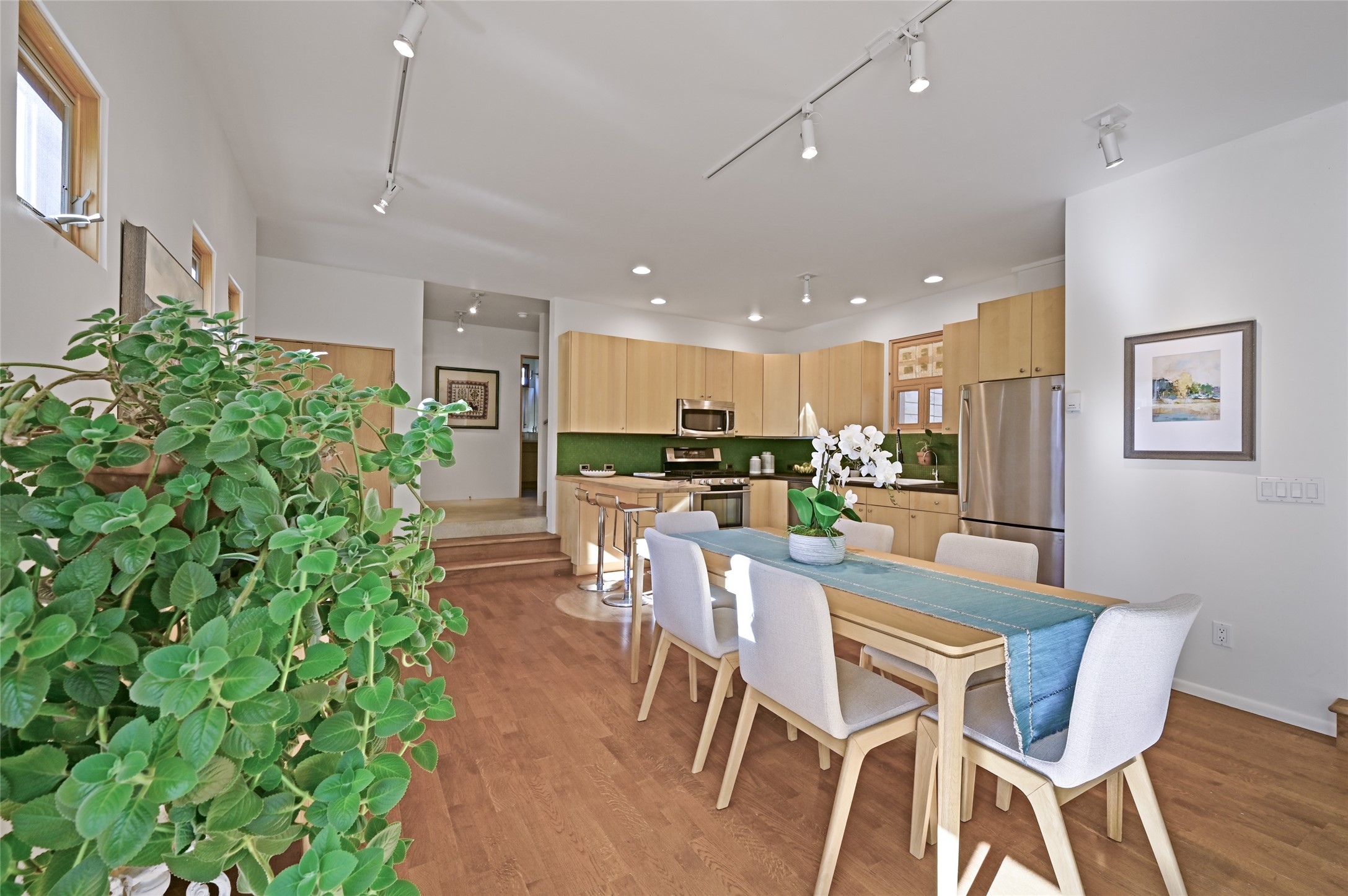 1710 W. Alameda 7