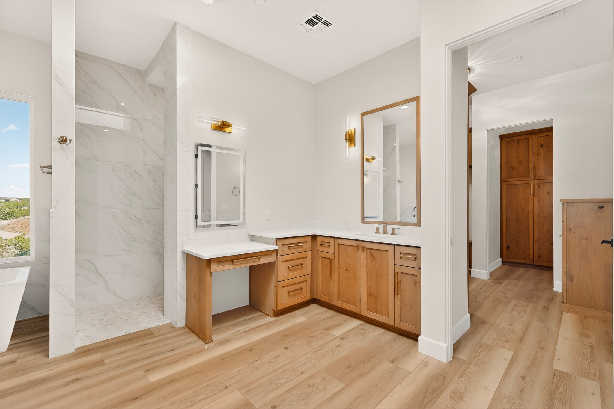 24 W Longview Drive