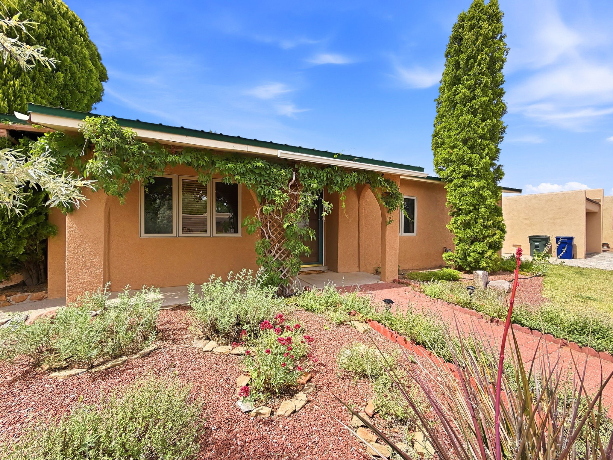 2542 Camino Cabestro