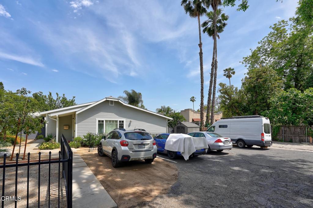 664 E Sacramento Street