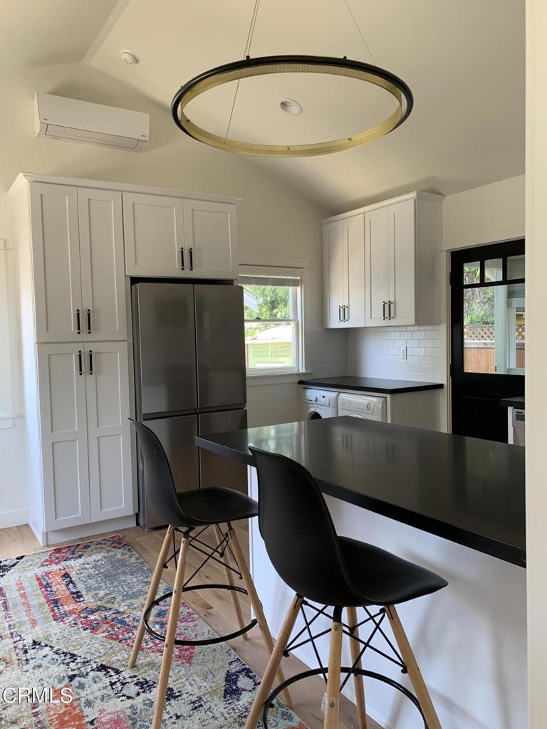 664 E Sacramento Street