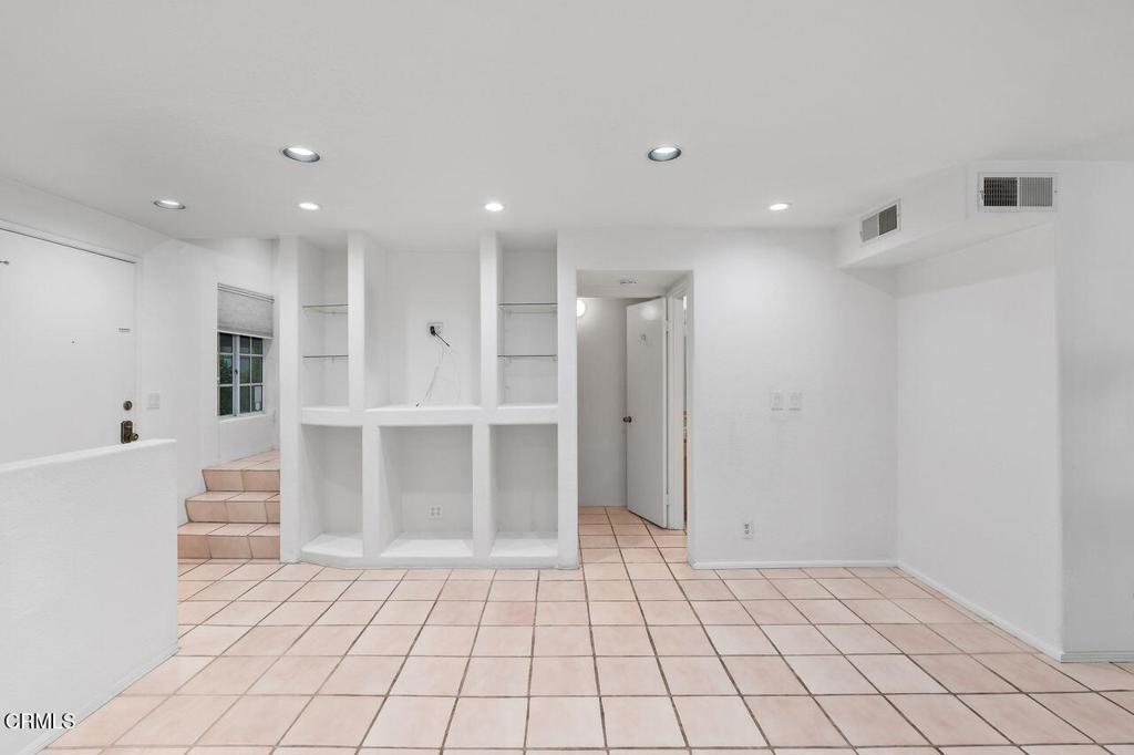 116 N Chapel Avenue E