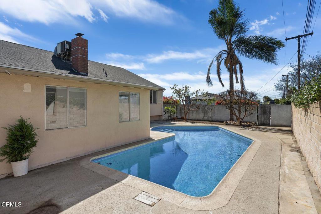 1009 E Edgecomb Street