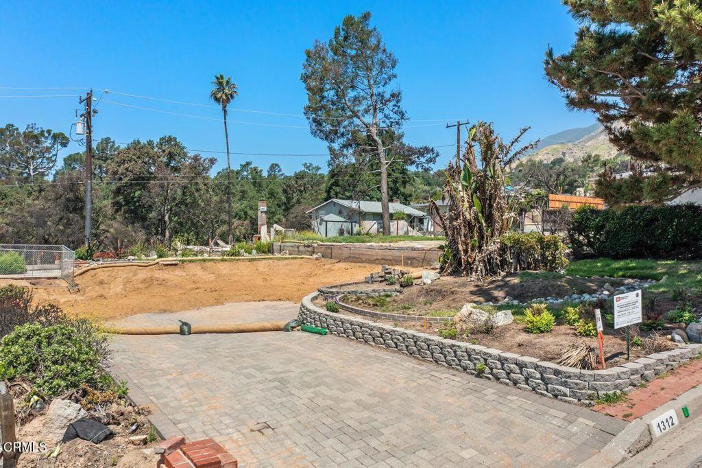 1312 E Loma Alta Drive