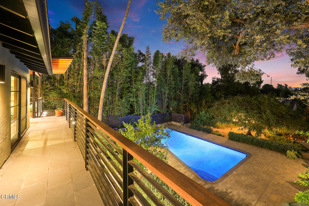 1121 Buena Vista Street