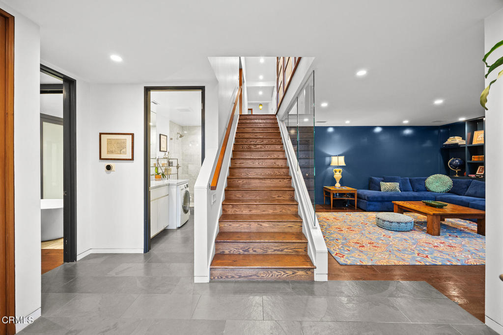 1121 Buena Vista Street