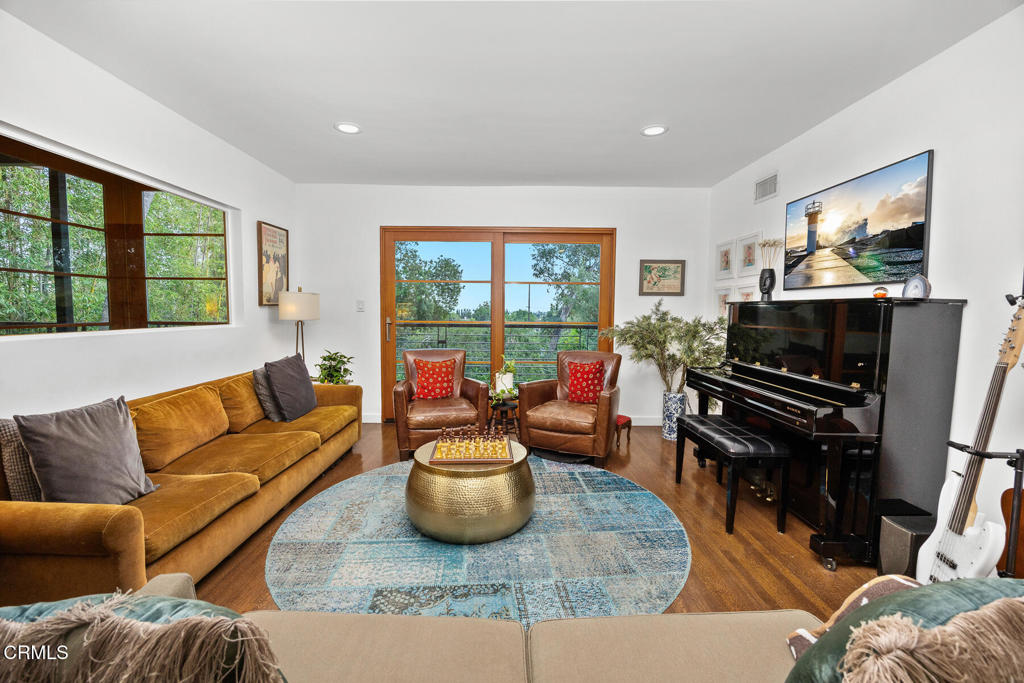 1121 Buena Vista Street