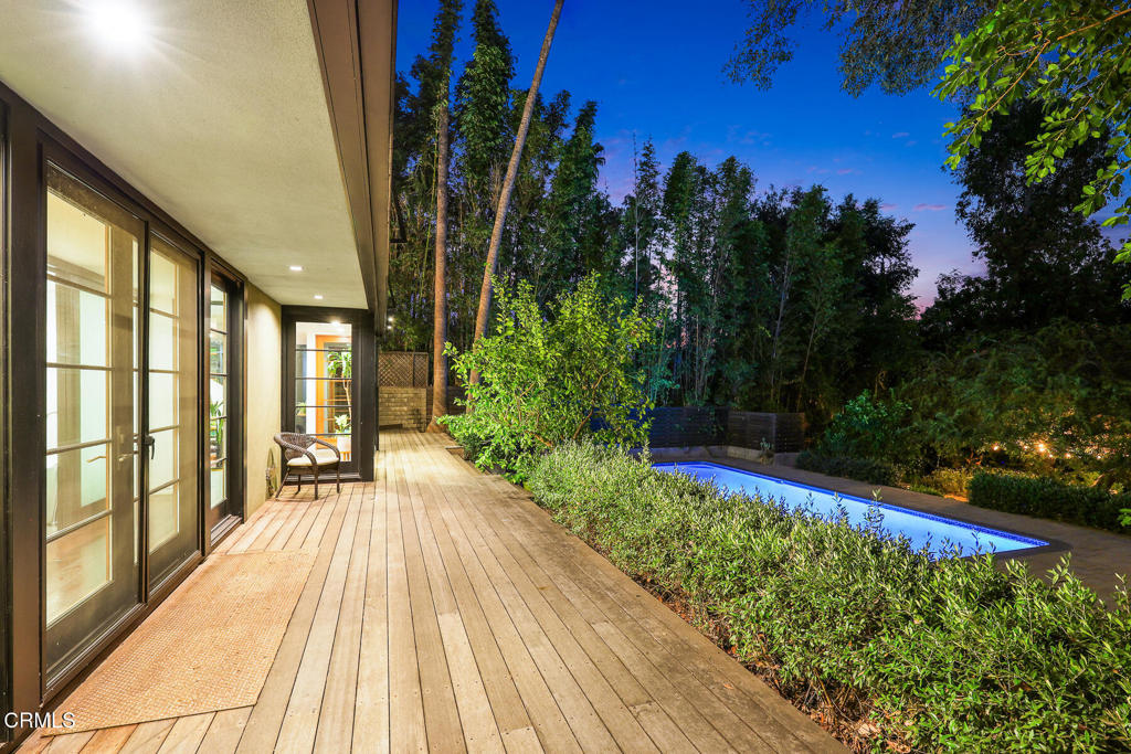 1121 Buena Vista Street