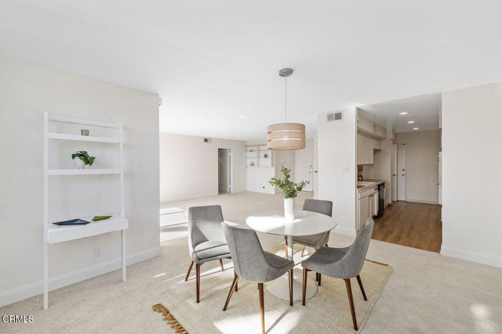 5411 Tyrone Avenue 202