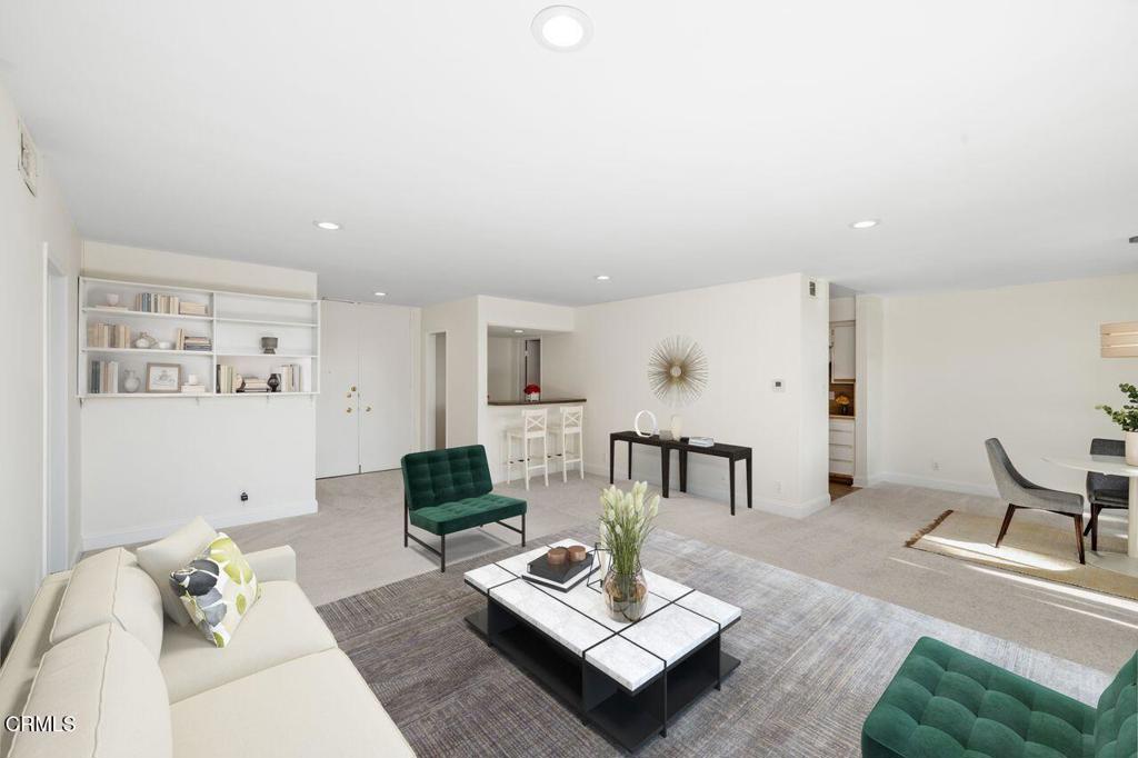 5411 Tyrone Avenue 202