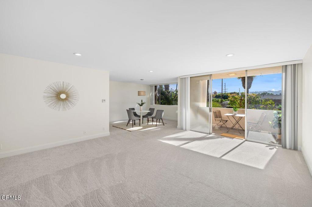 5411 Tyrone Avenue 202