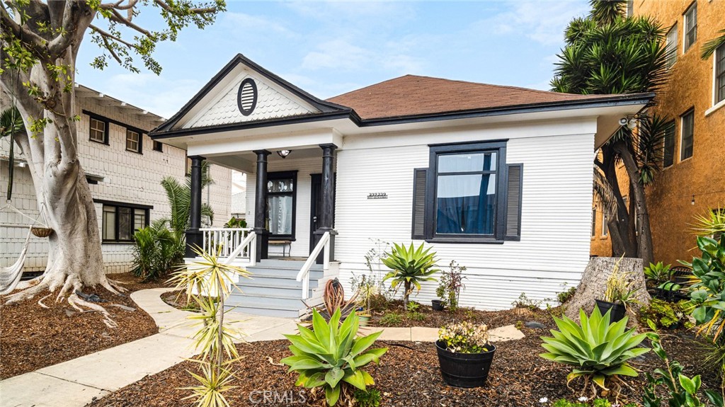 237 W 6th Street