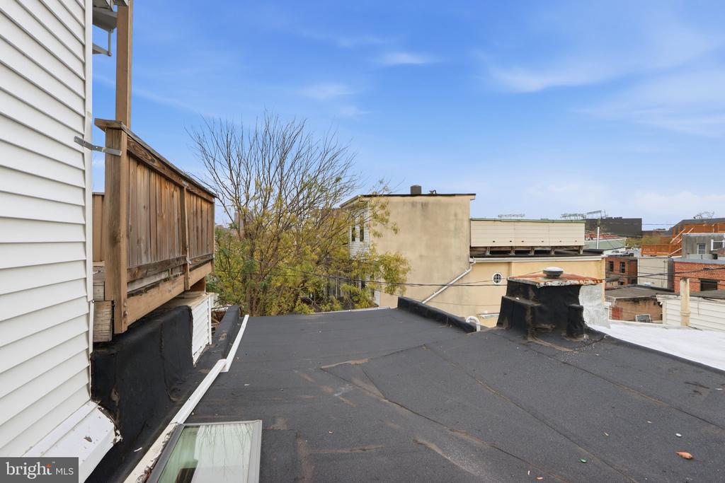 711 SCOTT STREET