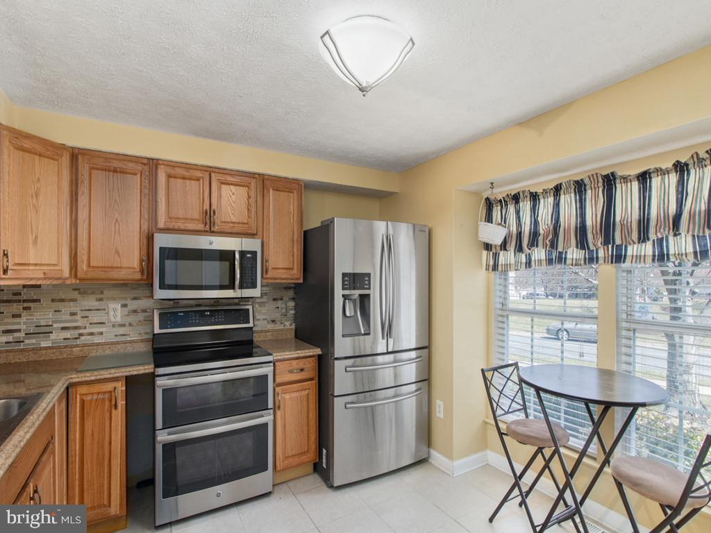 18 IVY OAK COURT