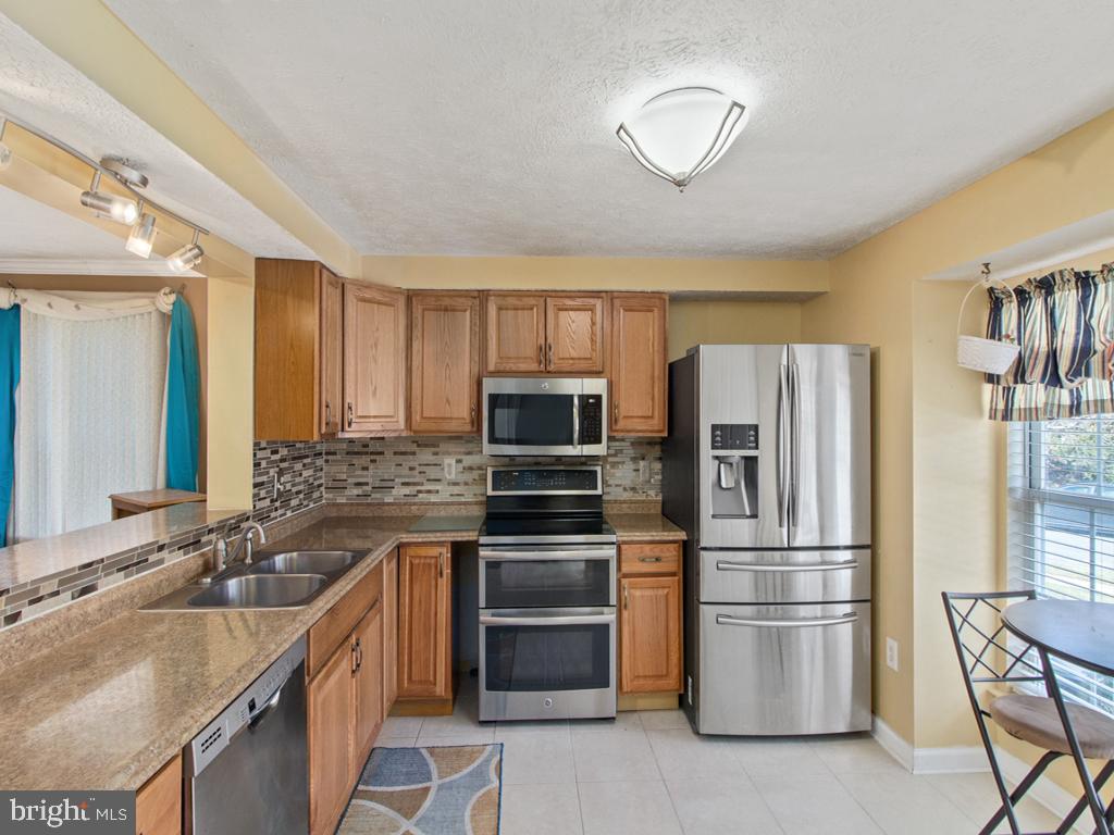 18 IVY OAK COURT