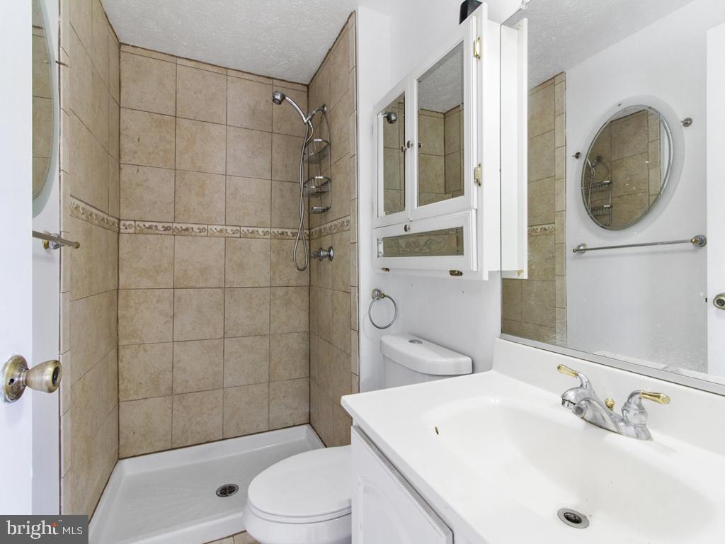 18 IVY OAK COURT