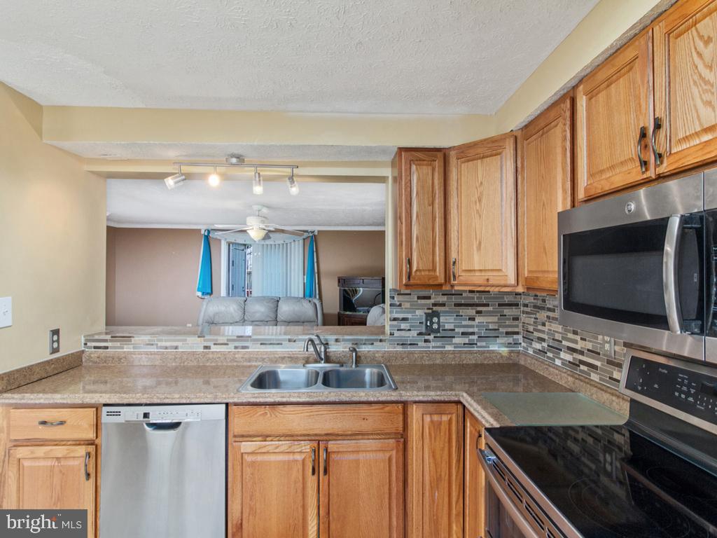 18 IVY OAK COURT