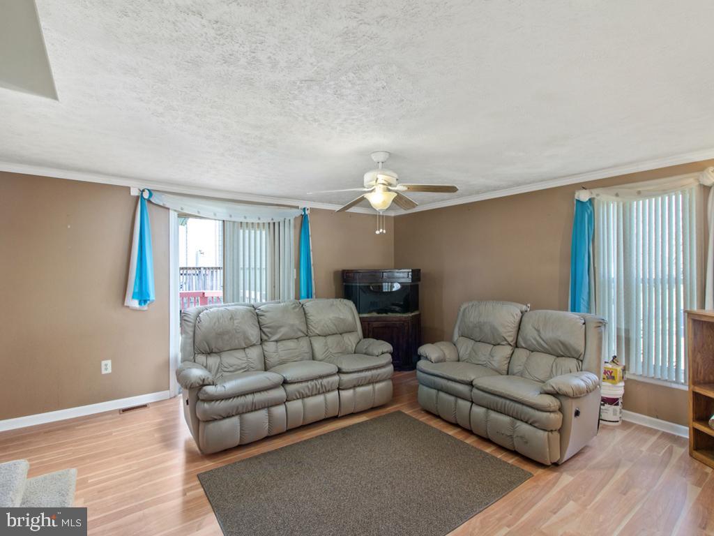 18 IVY OAK COURT