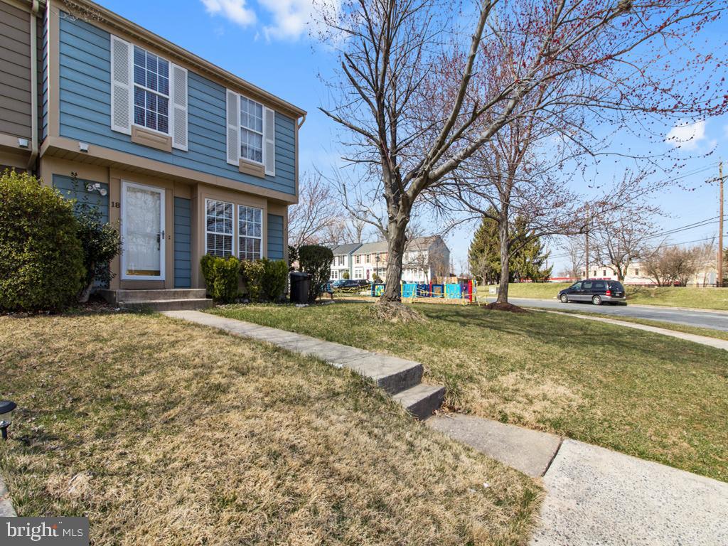 18 IVY OAK COURT