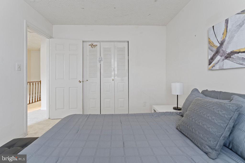 1211 KNOLL MIST LANE