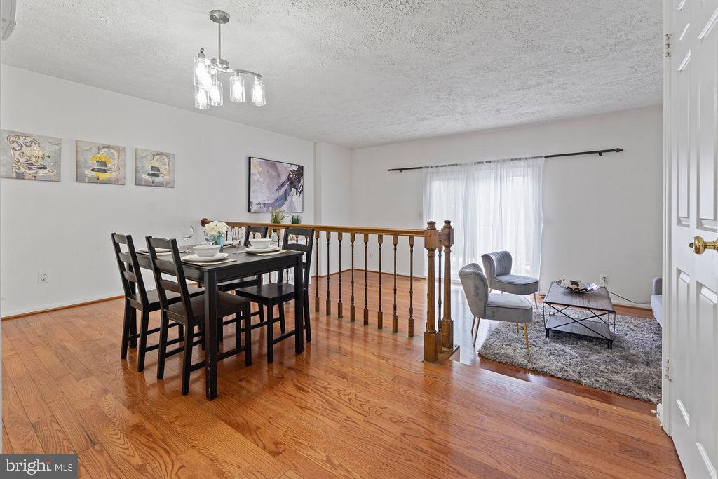 1211 KNOLL MIST LANE