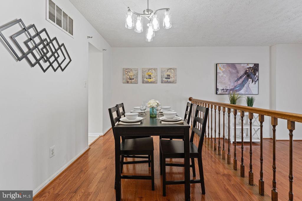 1211 KNOLL MIST LANE