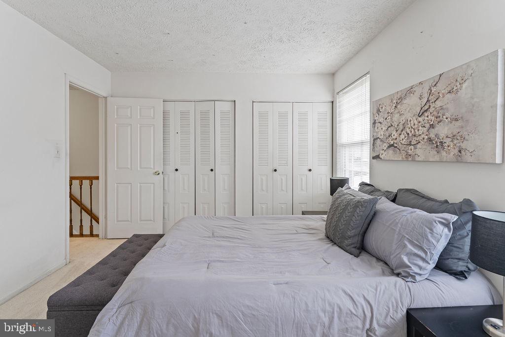 1211 KNOLL MIST LANE
