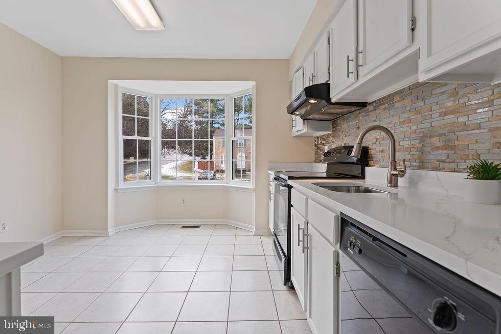 1211 KNOLL MIST LANE