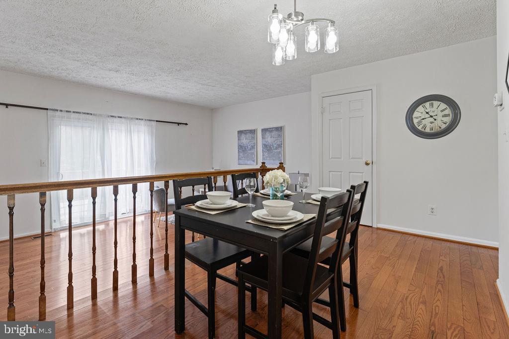 1211 KNOLL MIST LANE