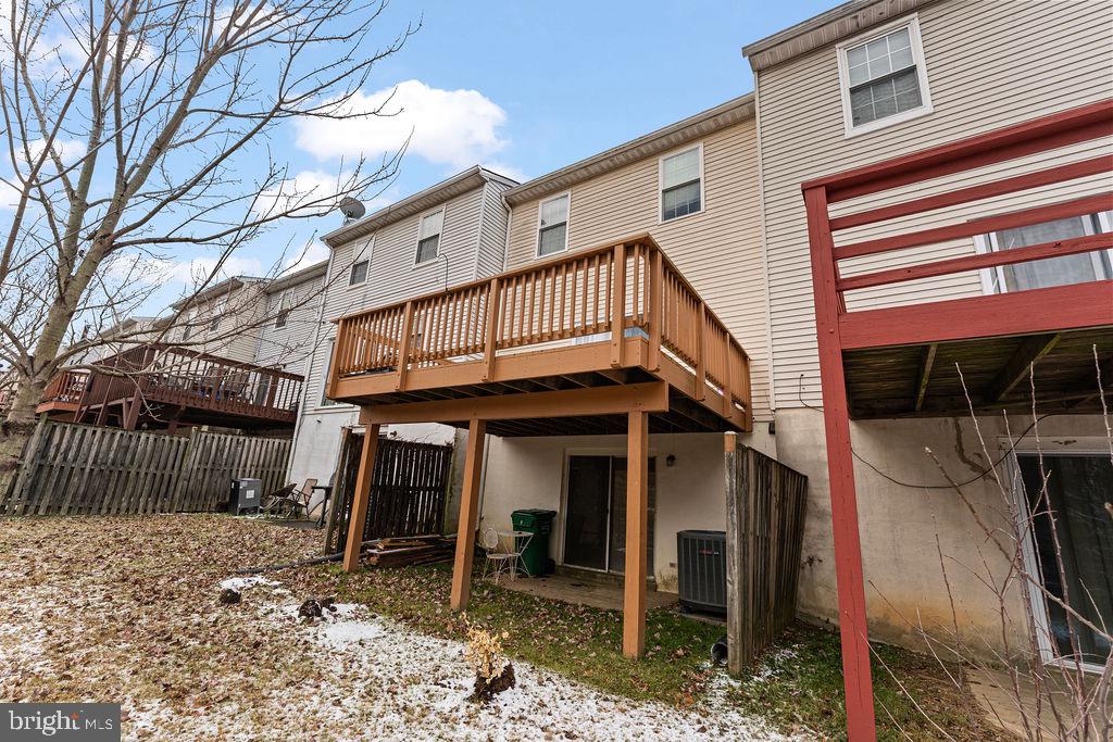 1211 KNOLL MIST LANE