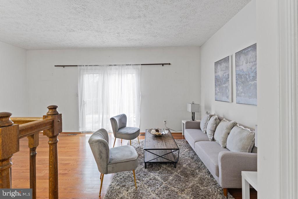 1211 KNOLL MIST LANE
