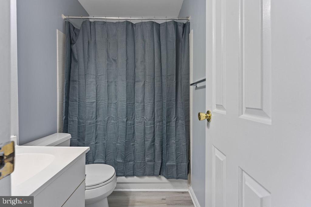 1211 KNOLL MIST LANE