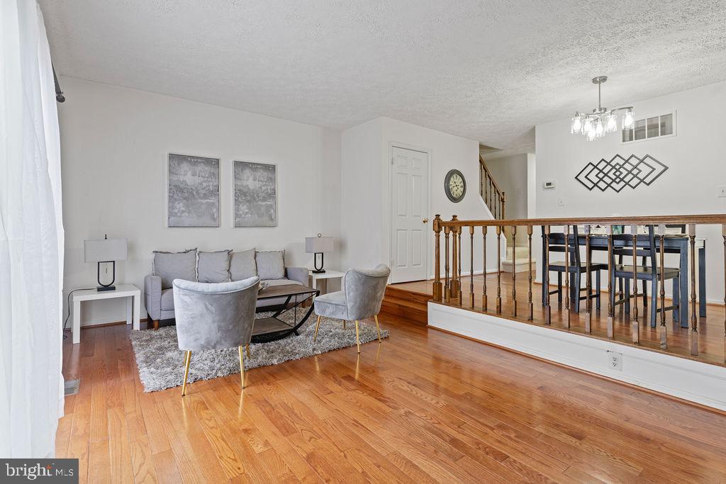 1211 KNOLL MIST LANE