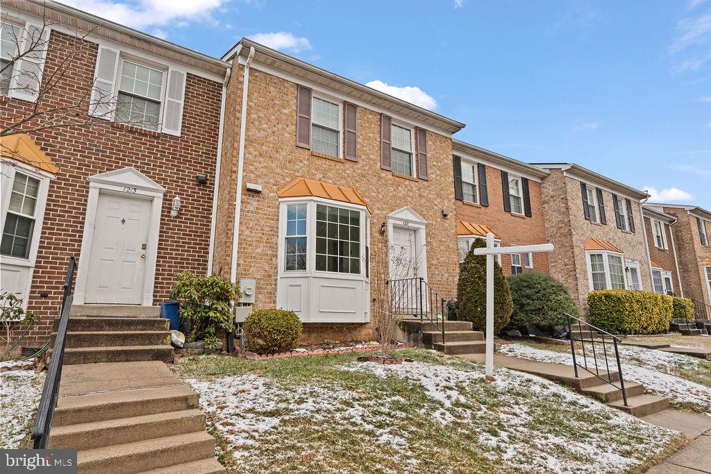 1211 KNOLL MIST LANE
