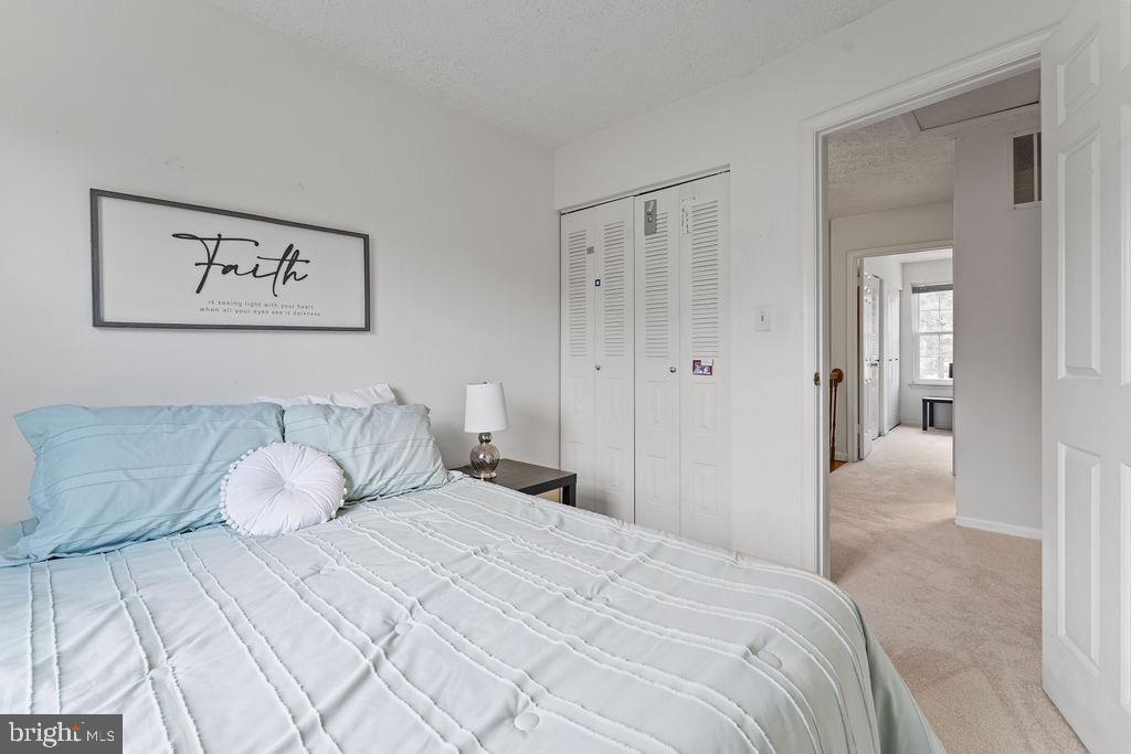 1211 KNOLL MIST LANE