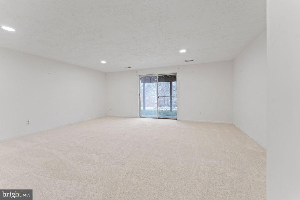 1211 KNOLL MIST LANE