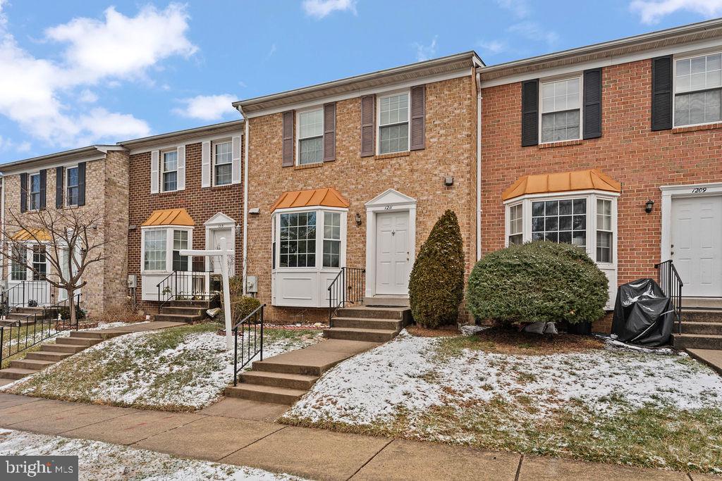 1211 KNOLL MIST LANE