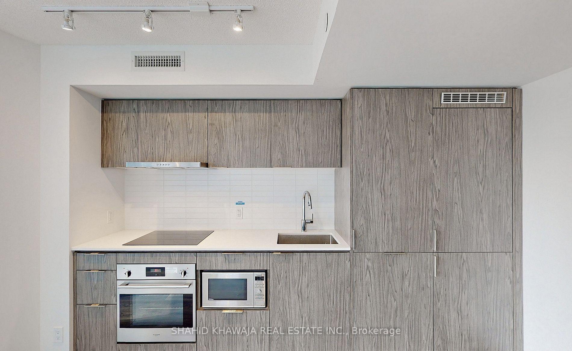 60 Shuter Street 1702