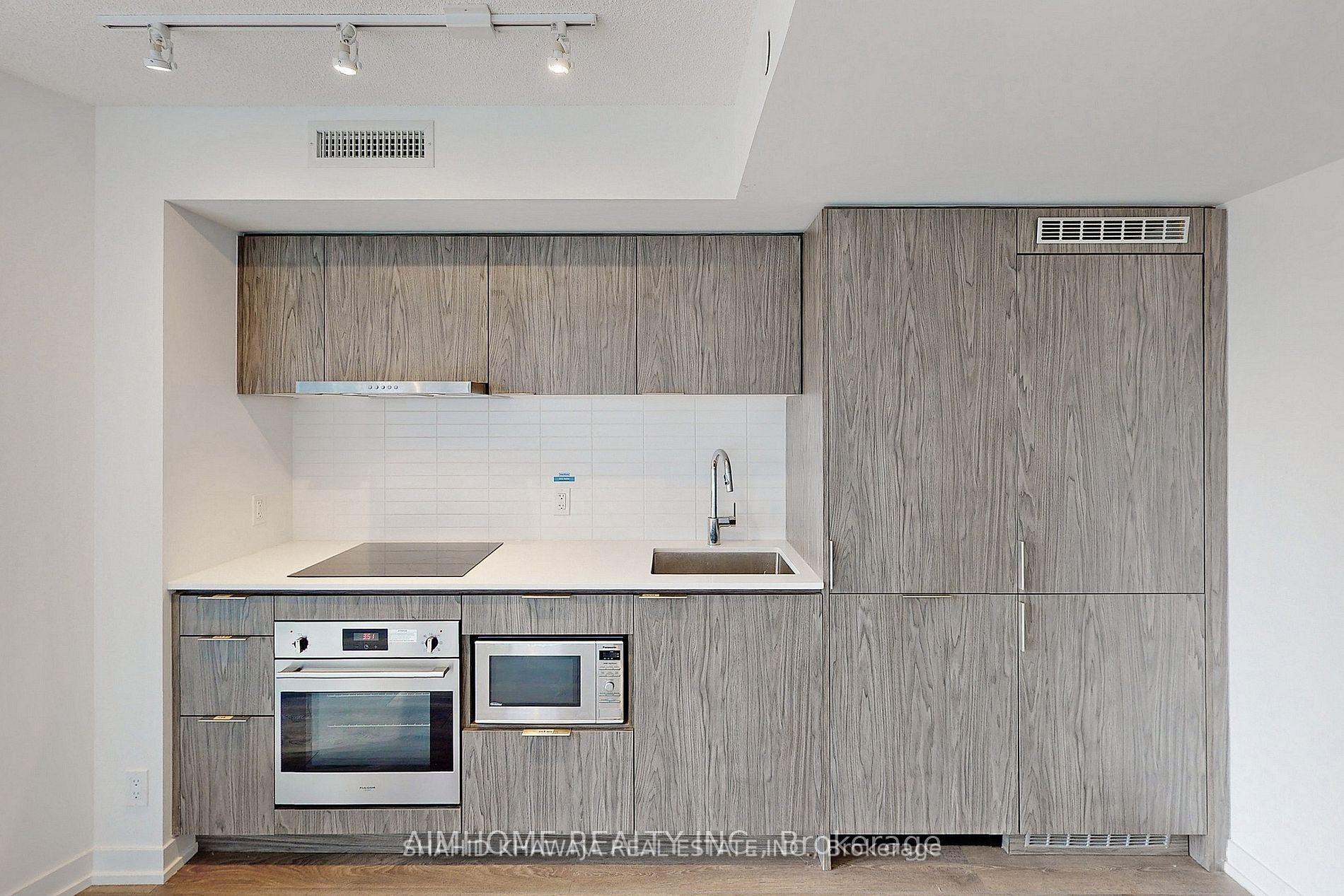 60 Shuter Street 1702