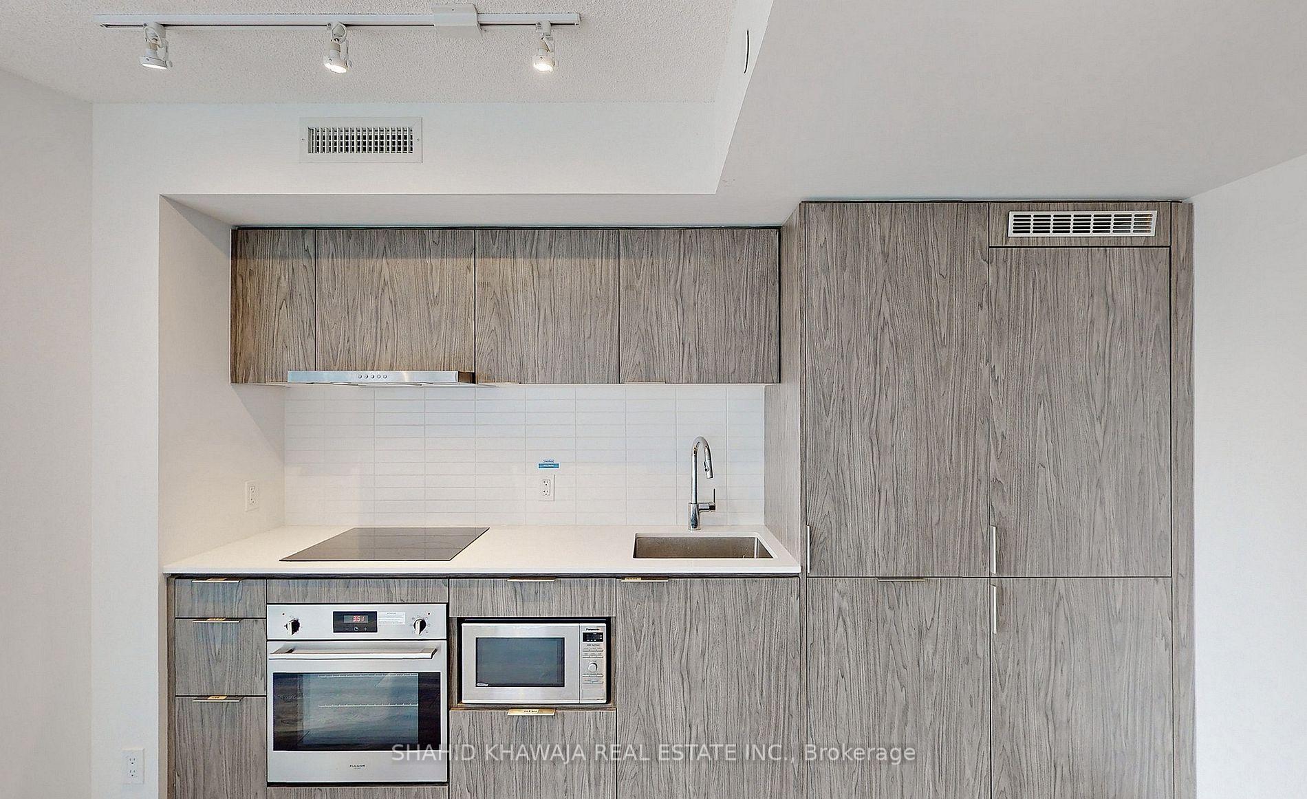 60 Shuter Street 1702