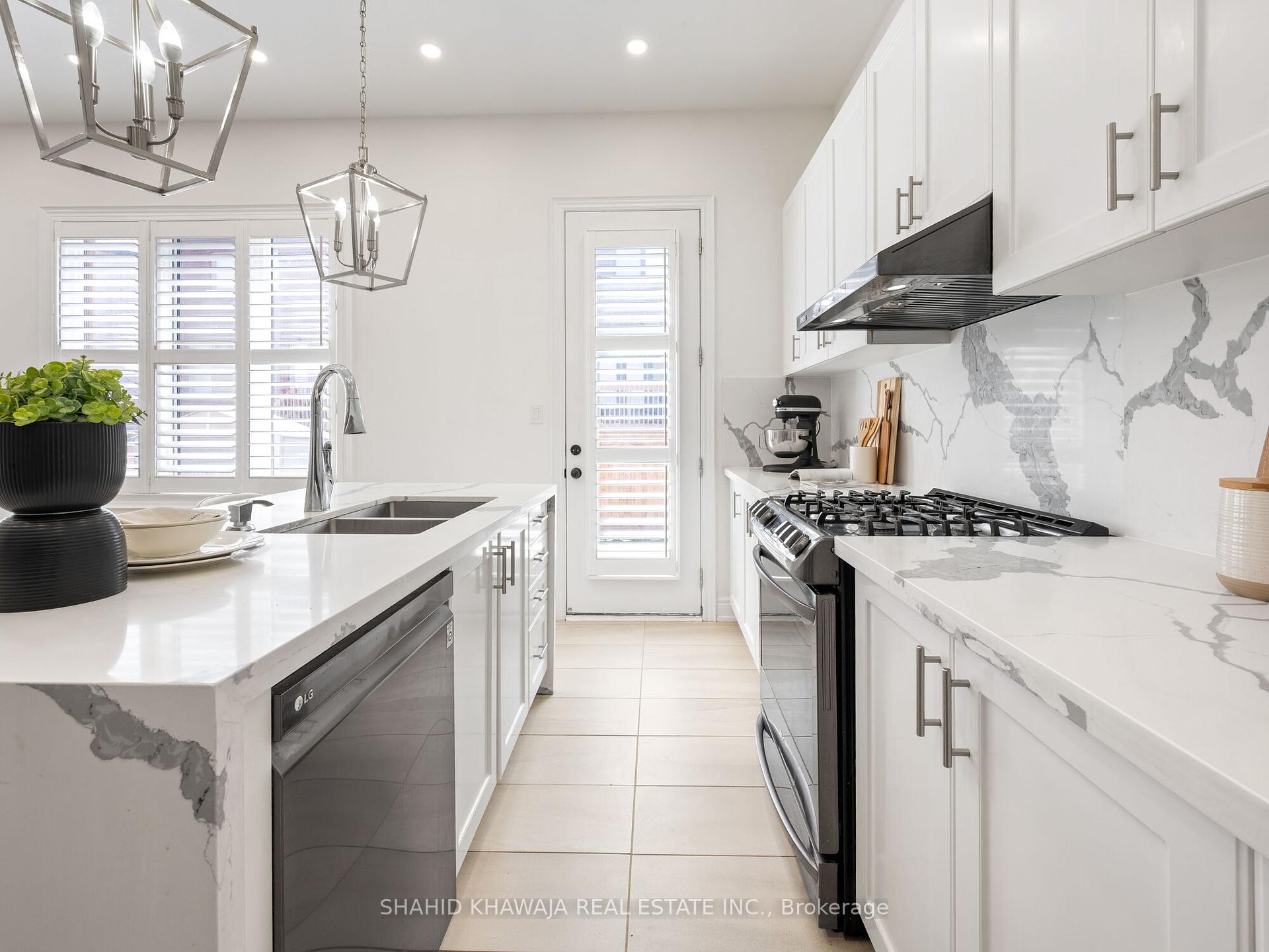 1328 Clarriage Court