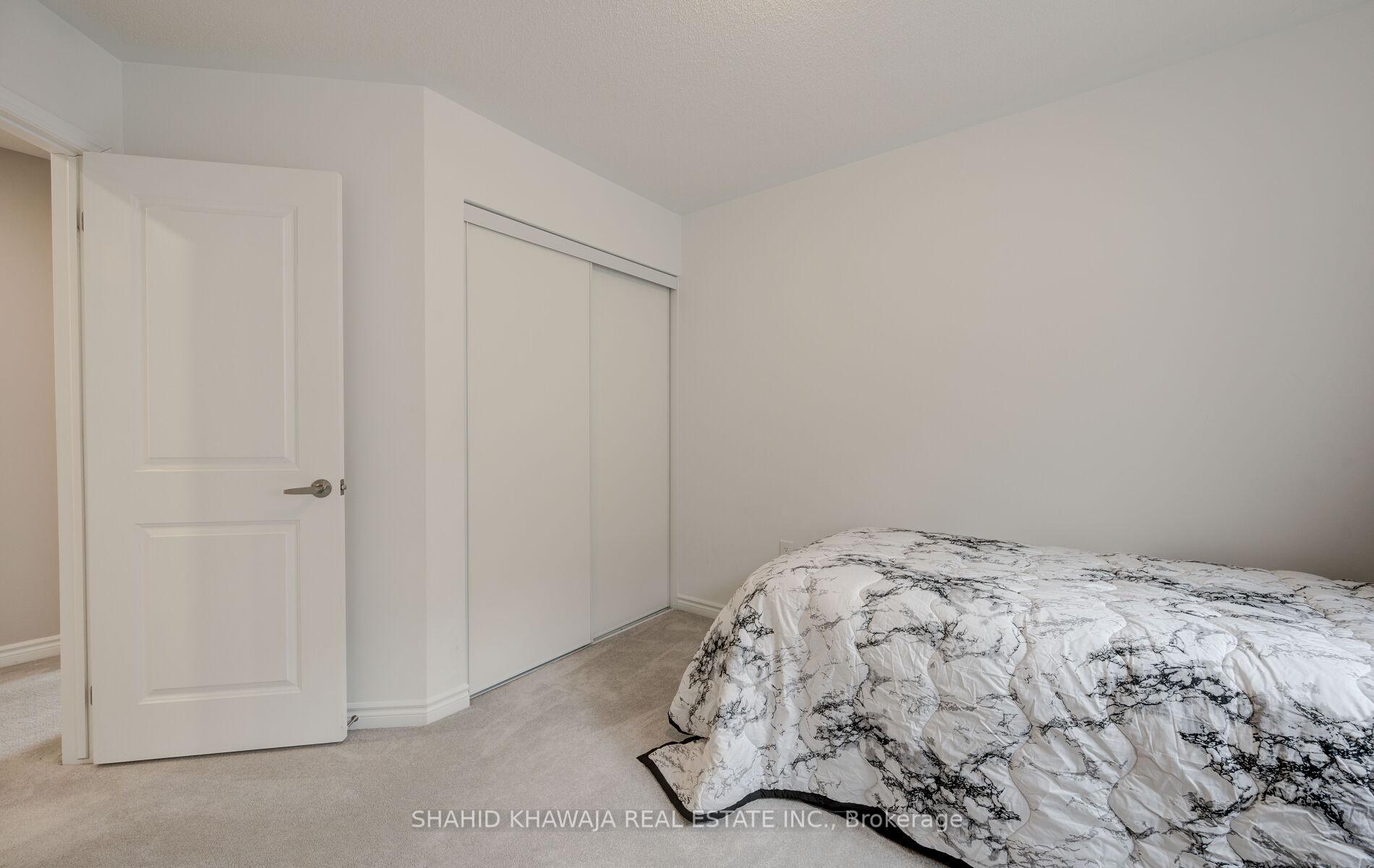 1407 Buckthorn Gardens