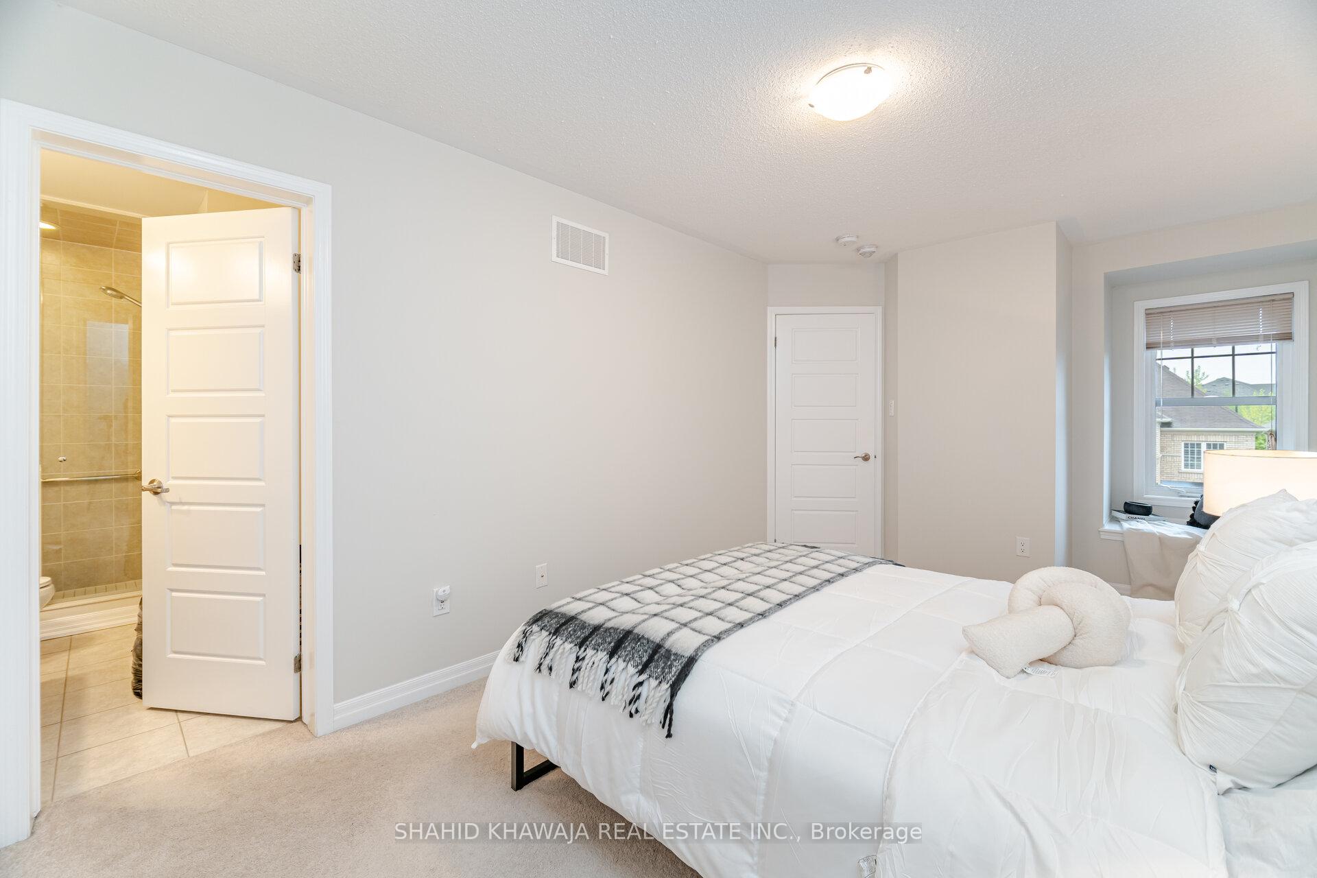 3078 Gardenia Gate