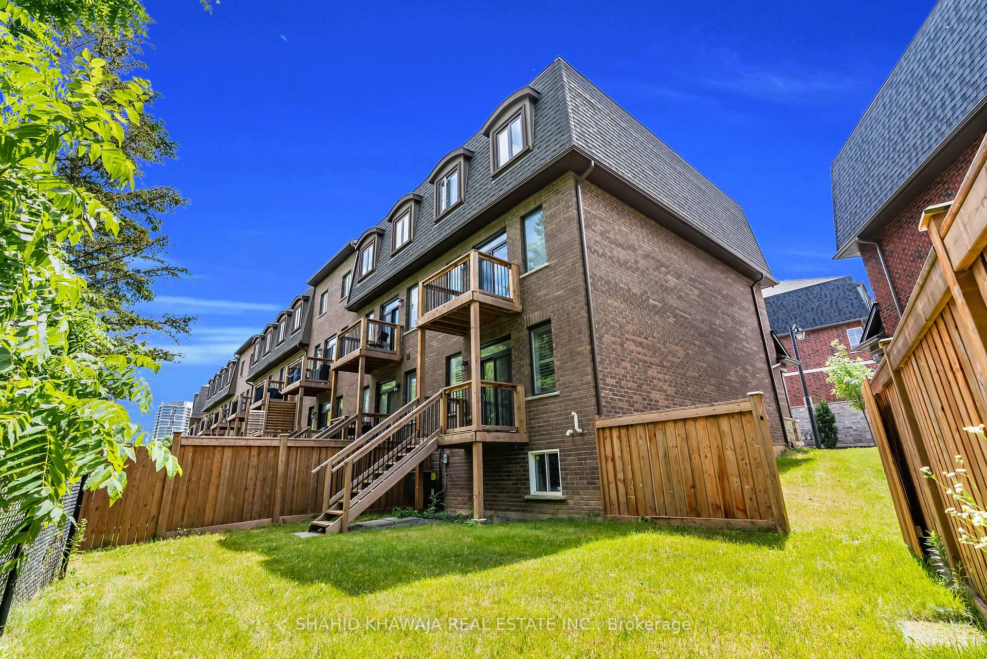 #Unit 23 - 445 Ontario Street