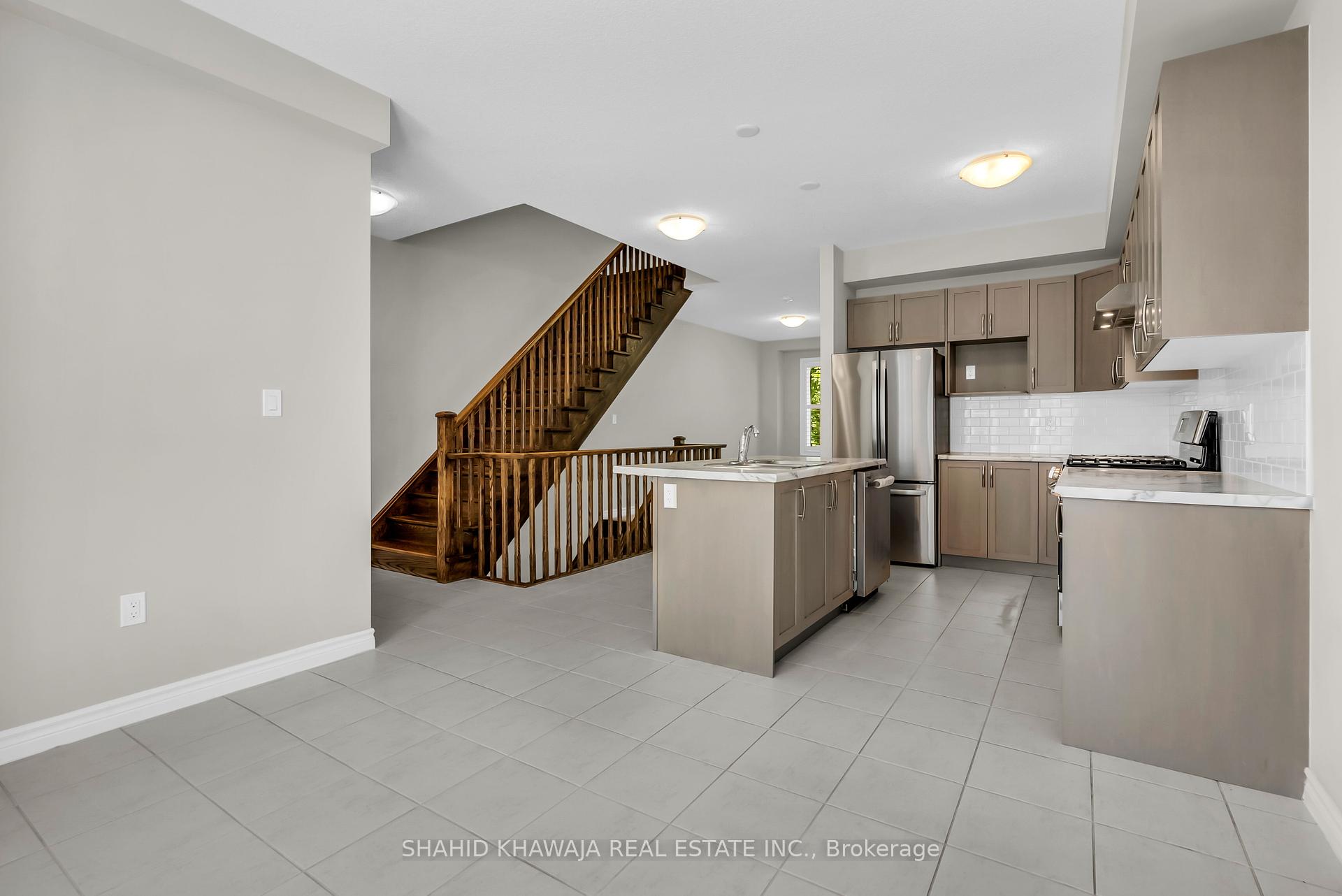 #Unit 23 - 445 Ontario Street