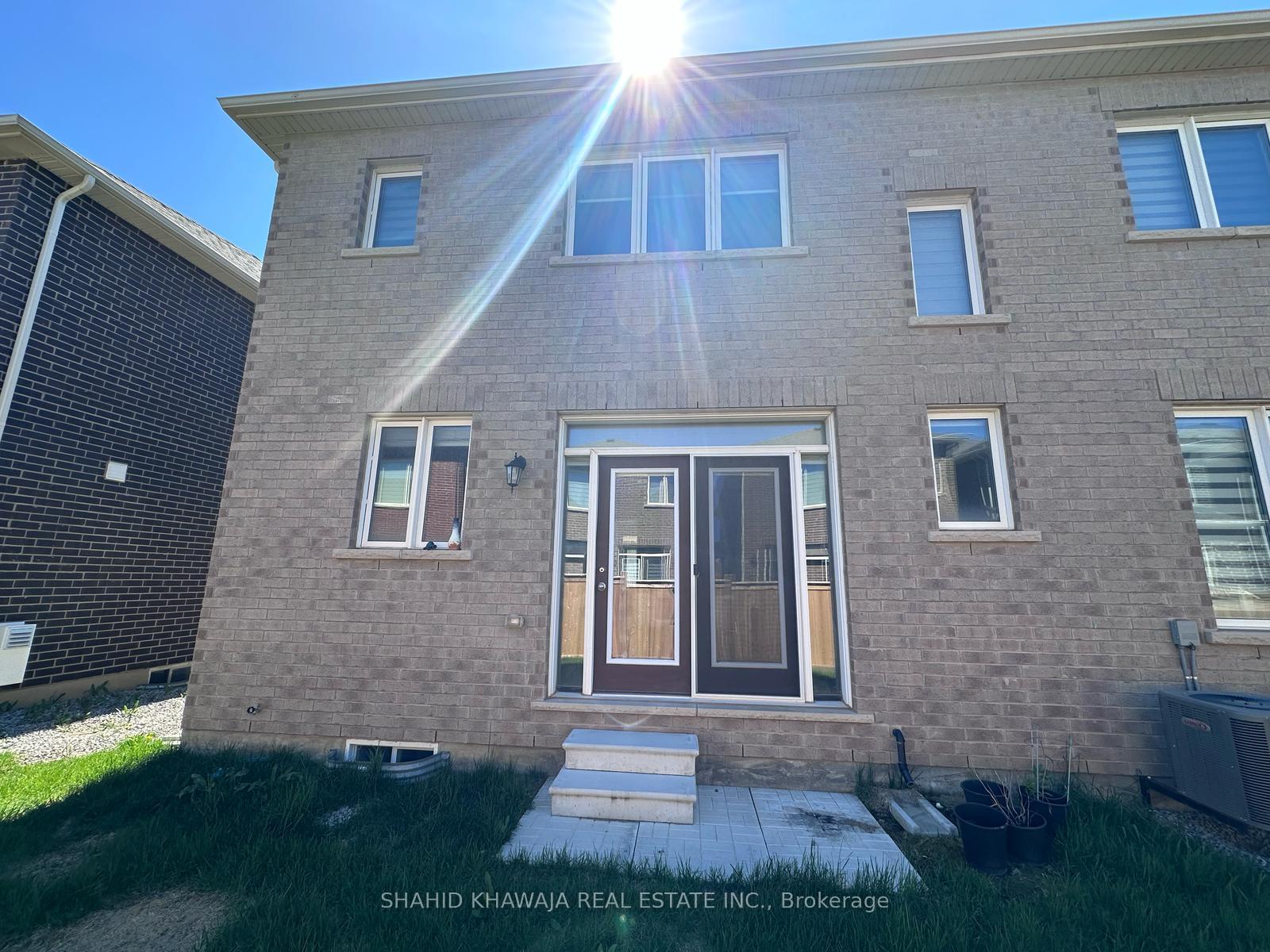 1564 Moira Crescent