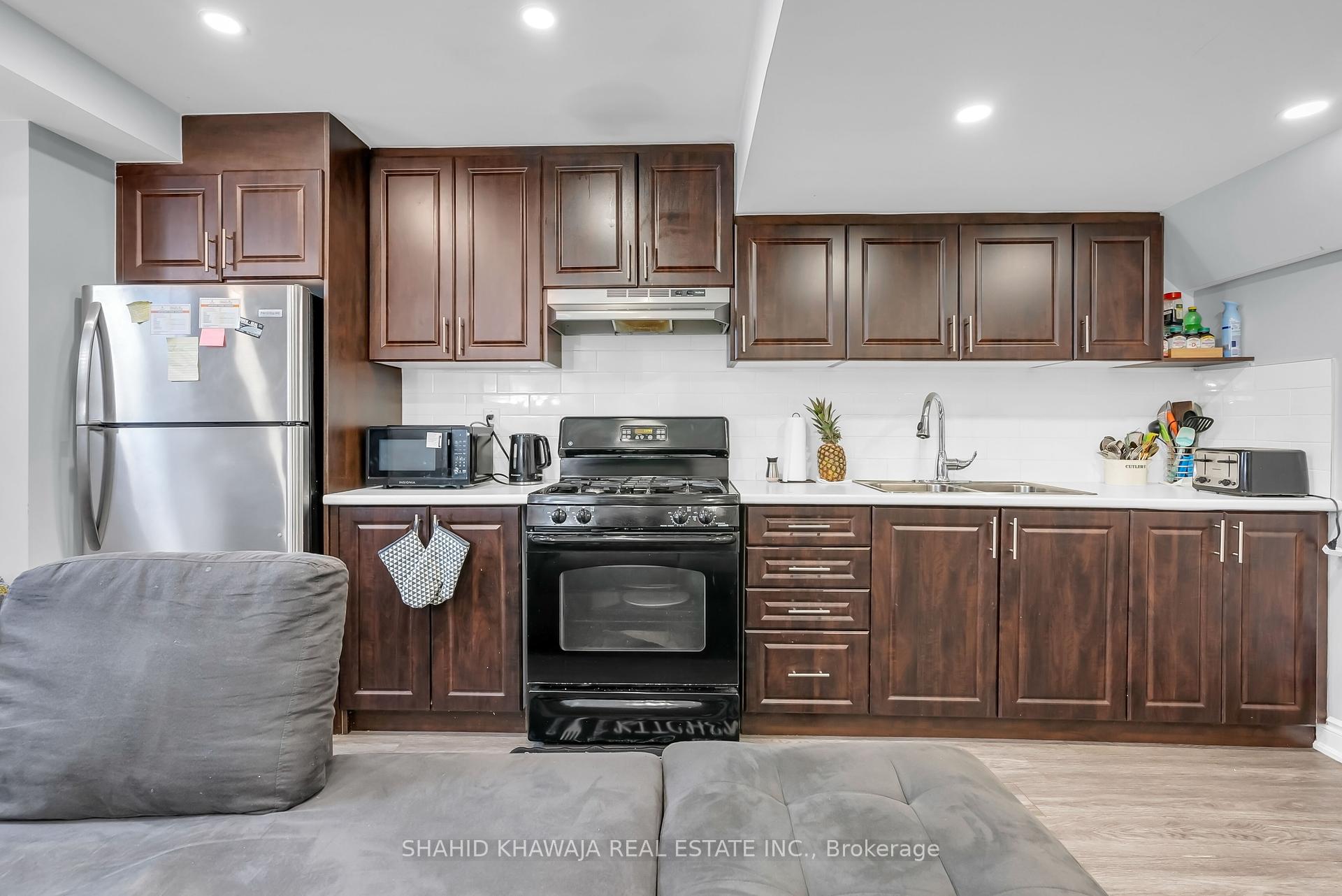 1221 Raspberry Terrace