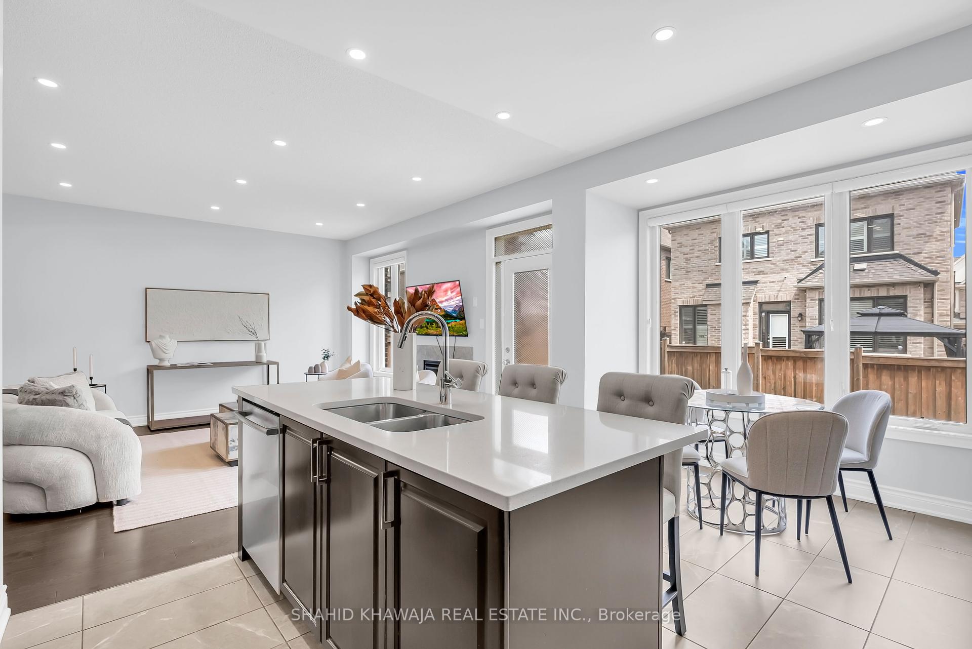 1221 Raspberry Terrace